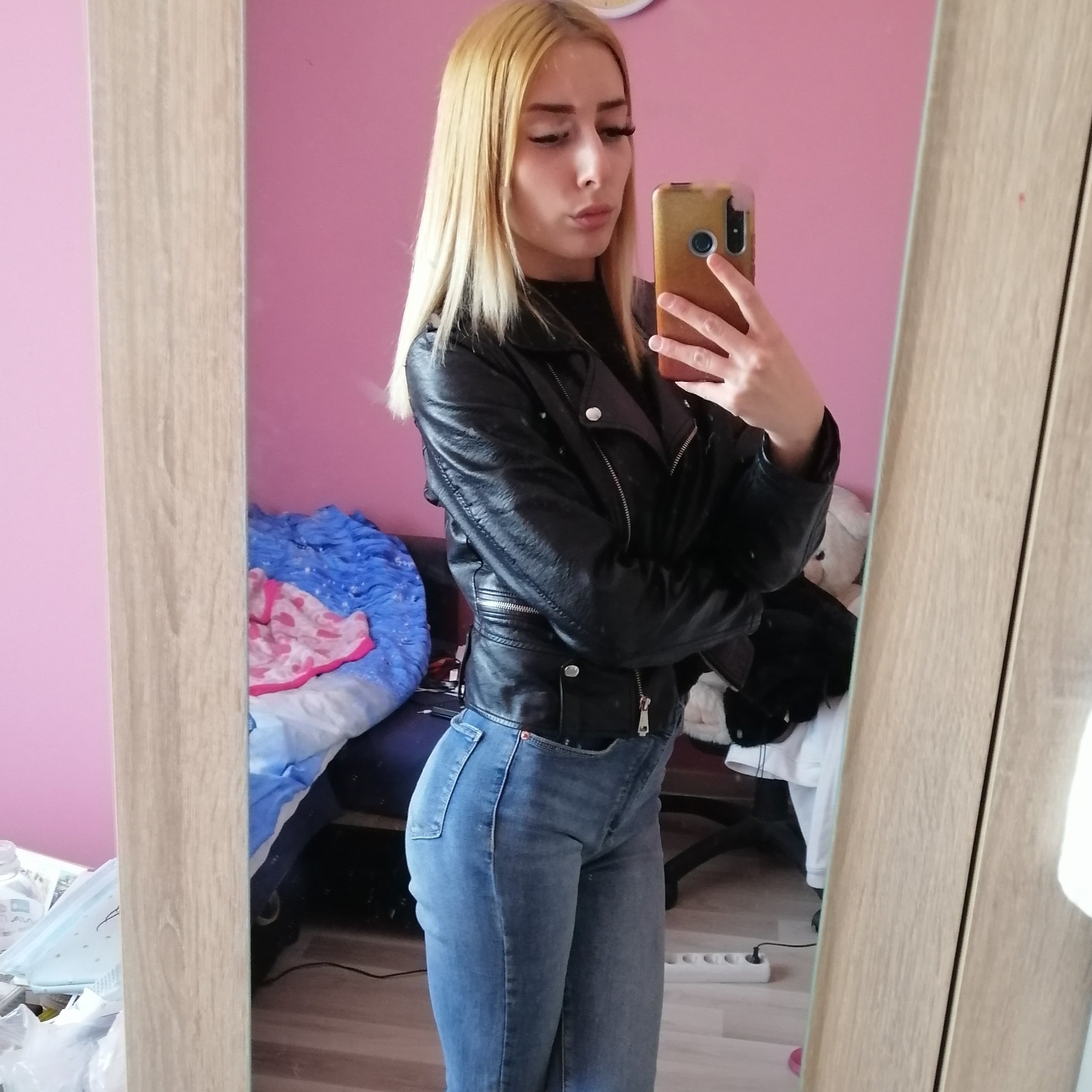 Teenage Sugar Baby Reveals Shocking Income